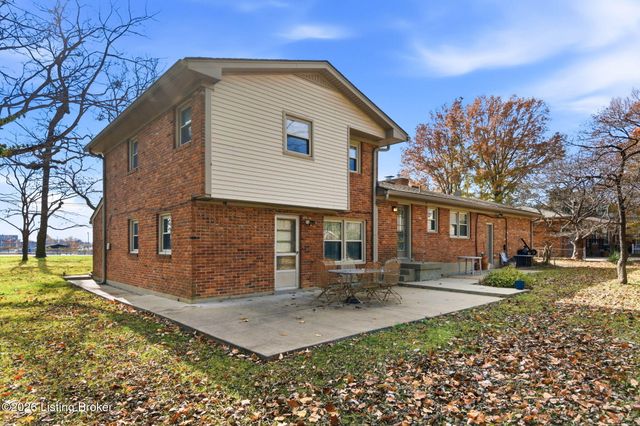 6601 Briscoe Ln, Louisville, KY 40228