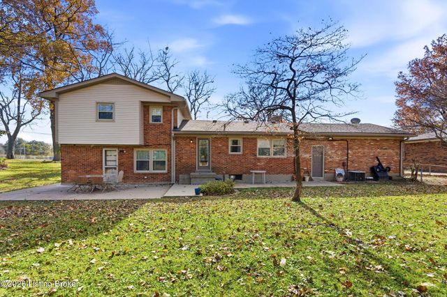 6601 Briscoe Ln, Louisville, KY 40228