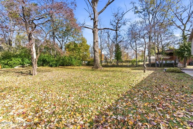 6601 Briscoe Ln, Louisville, KY 40228