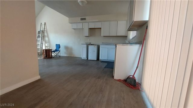 5116 Gray Lane F, Las Vegas, NV 89119