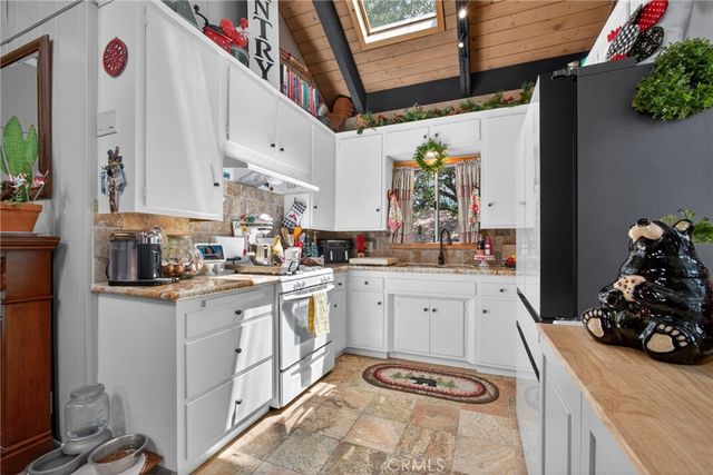 1488 Linnet, Wrightwood, CA 92397