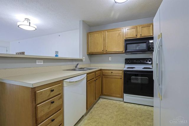 10300 West Road, Harrison, OH 45030