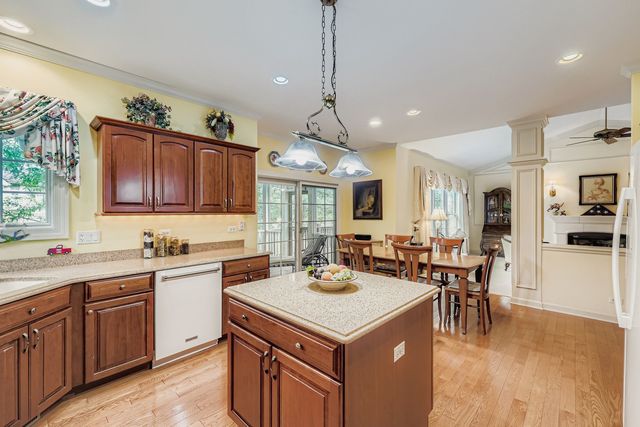 1026 Heron Way, Woodstock, IL 60098