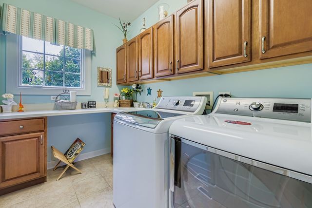 1026 Heron Way, Woodstock, IL 60098