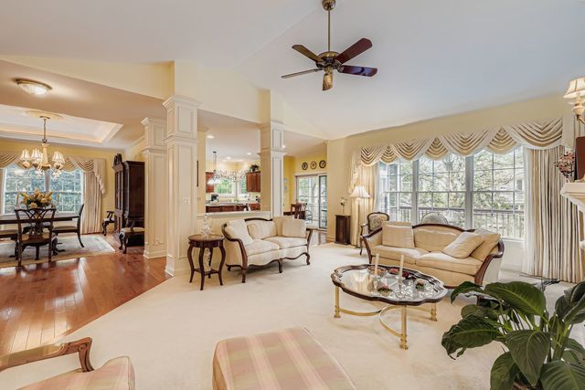 1026 Heron Way, Woodstock, IL 60098