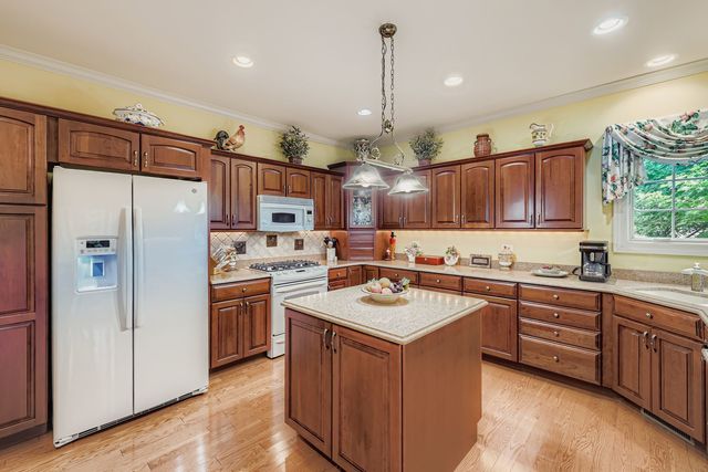 1026 Heron Way, Woodstock, IL 60098