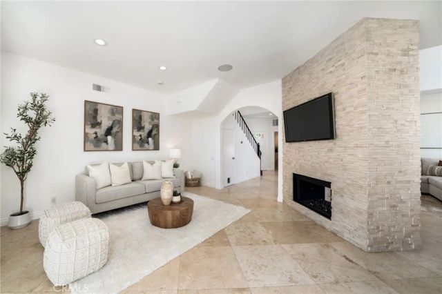 84 Hawaii Drive, Aliso Viejo, CA 92656