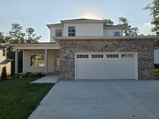 522 N Halifax Ct, Clarksville, TN 37040