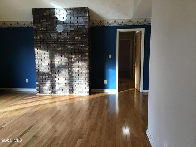 9 Laurel Drive, Colonie, NY 12211