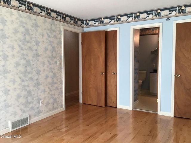 9 Laurel Drive, Colonie, NY 12211