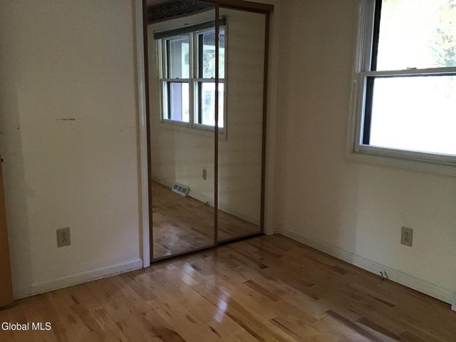 9 Laurel Drive, Colonie, NY 12211