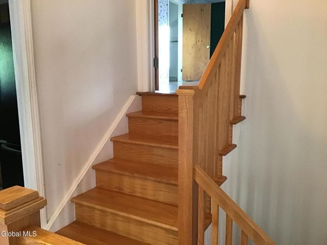 9 Laurel Drive, Colonie, NY 12211