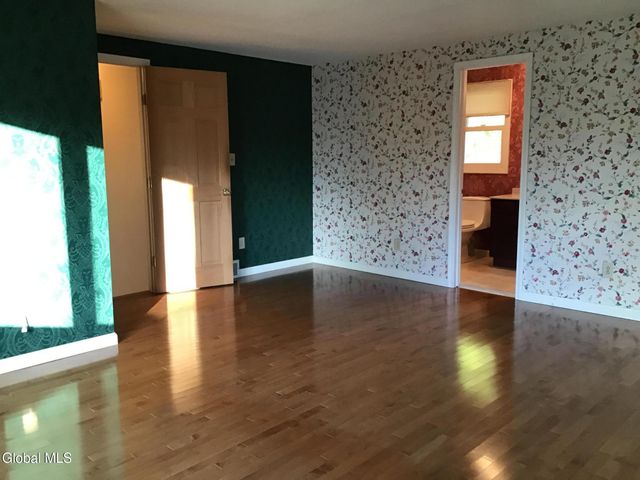 9 Laurel Drive, Colonie, NY 12211