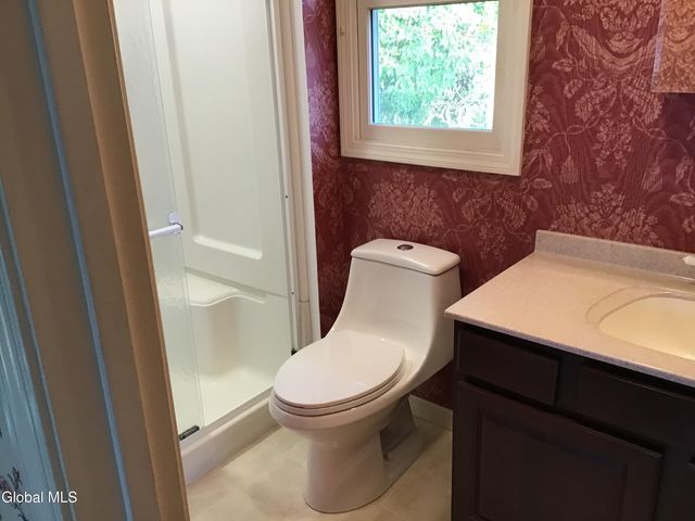 9 Laurel Drive, Colonie, NY 12211