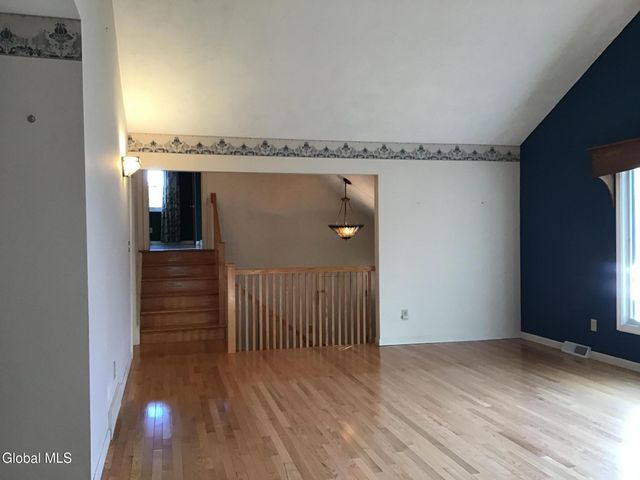 9 Laurel Drive, Colonie, NY 12211