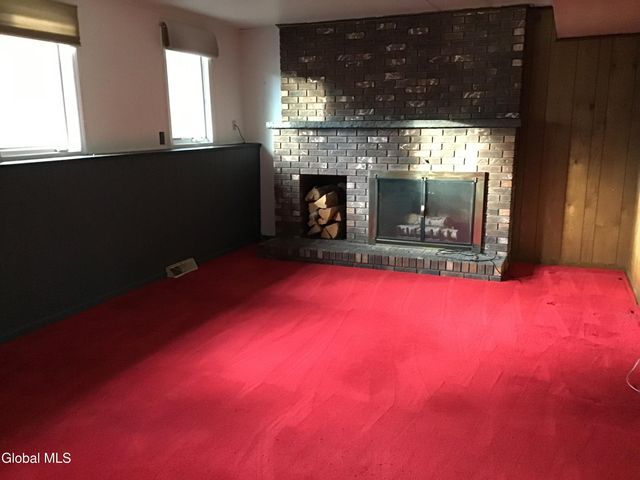 9 Laurel Drive, Colonie, NY 12211