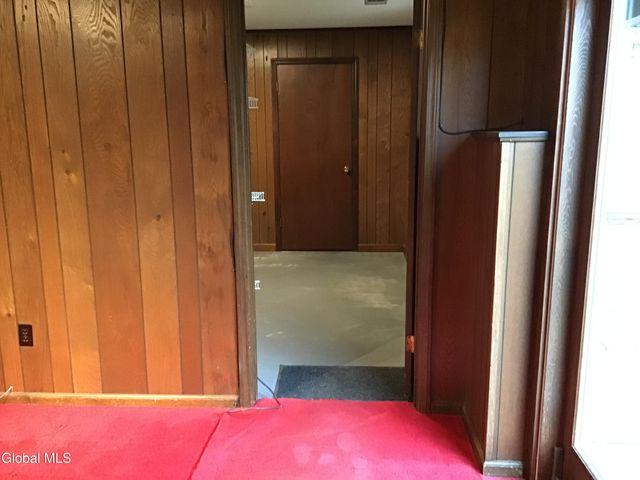 9 Laurel Drive, Colonie, NY 12211