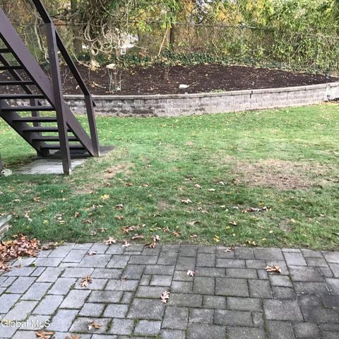 9 Laurel Drive, Colonie, NY 12211