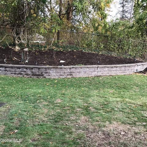 9 Laurel Drive, Colonie, NY 12211