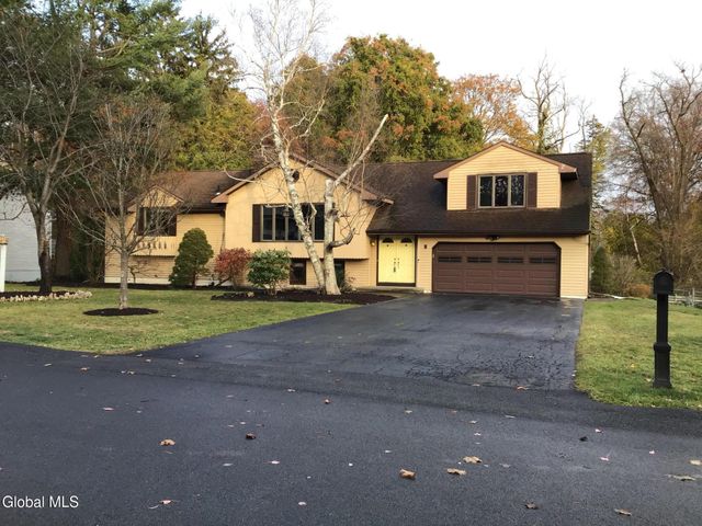 9 Laurel Drive, Colonie, NY 12211