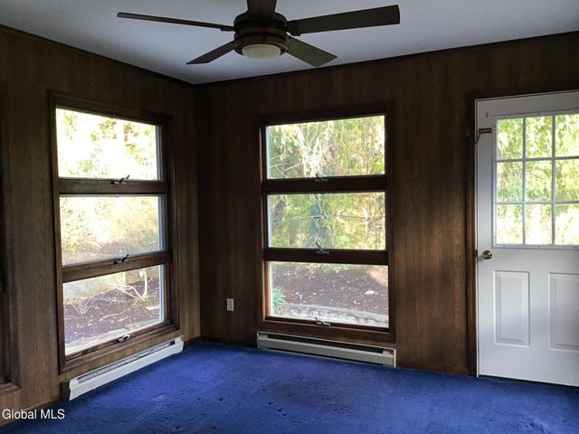 9 Laurel Drive, Colonie, NY 12211