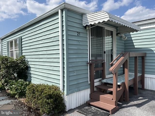 21 S GREEN ACRES CIR, Akron, PA 17501