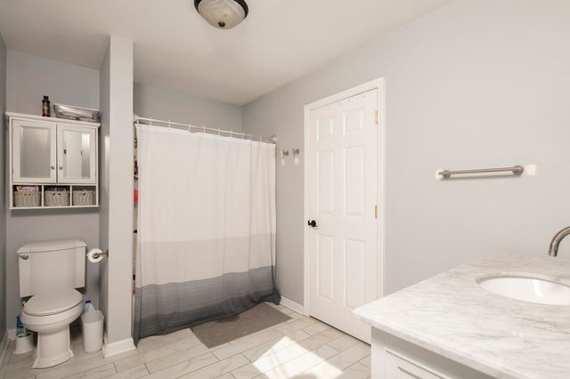 220 Blackhawk Circle, Versailles, KY 40383