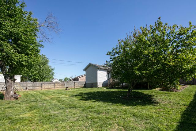 220 Blackhawk Circle, Versailles, KY 40383