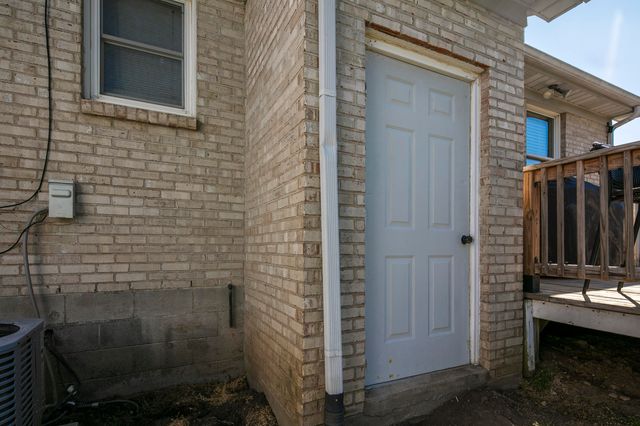220 Blackhawk Circle, Versailles, KY 40383