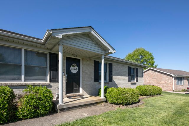220 Blackhawk Circle, Versailles, KY 40383