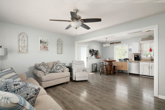220 Blackhawk Circle, Versailles, KY 40383