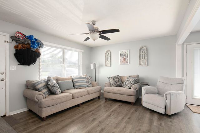 220 Blackhawk Circle, Versailles, KY 40383