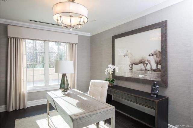 3000 Royal Court 3211, North Hills, NY 11040