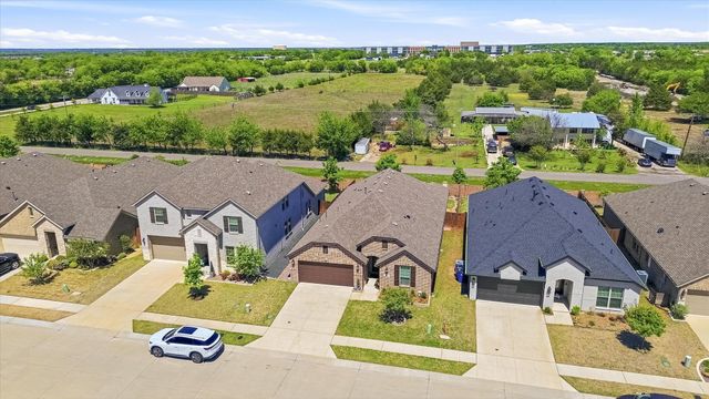 813 Mildren Lane, Fate, TX 75087