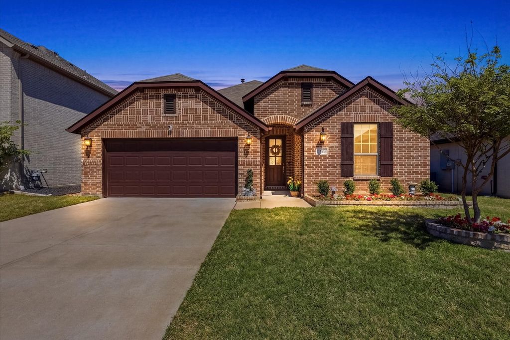 813 Mildren Lane, Fate, TX 75087