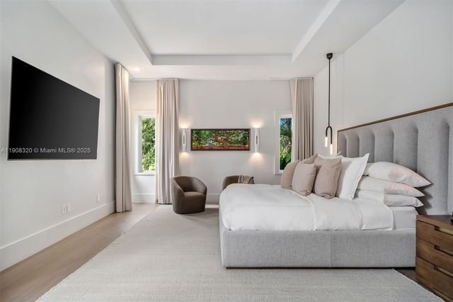 8900 SW 62nd Ct, Pinecrest, FL 33156