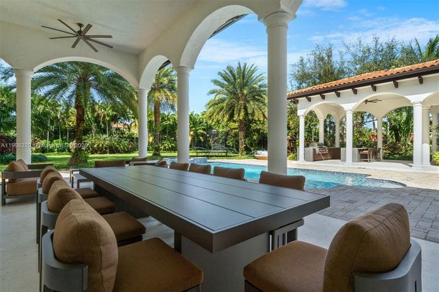 8900 SW 62nd Ct, Pinecrest, FL 33156