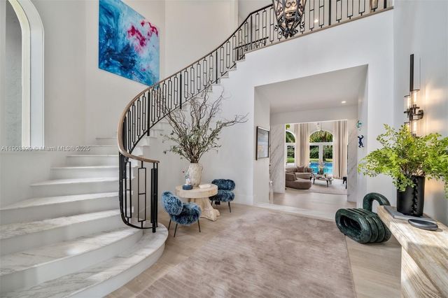 8900 SW 62nd Ct, Pinecrest, FL 33156