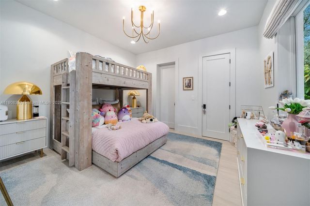 8900 SW 62nd Ct, Pinecrest, FL 33156