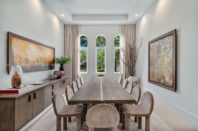 8900 SW 62nd Ct, Pinecrest, FL 33156