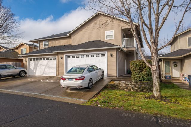 3166 Juniper Ridge Drive B, Medford, OR 97504