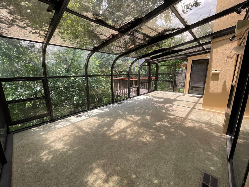 6614 Hart LN A, Austin, TX 78731