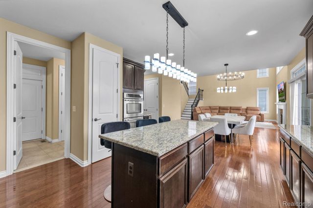 1002 Carriage Trace Boulevard, Southfield Township, MI 48178