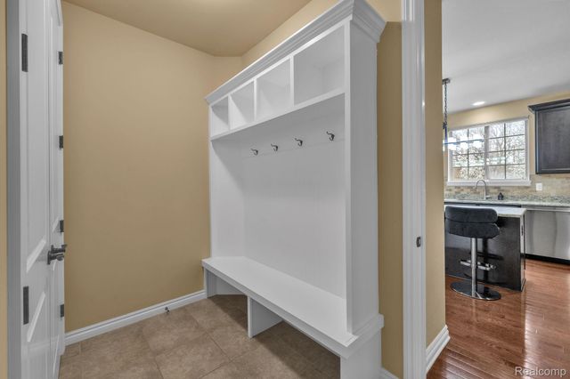 1002 Carriage Trace Boulevard, Southfield Township, MI 48178