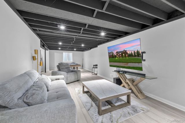 1002 Carriage Trace Boulevard, Southfield Township, MI 48178