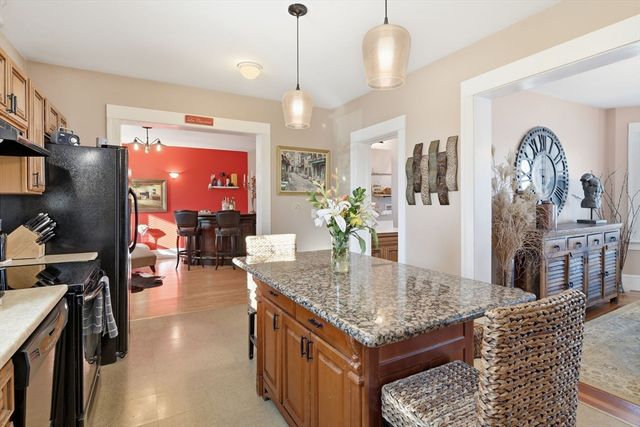 24 Billings St, Chicopee, MA 01013