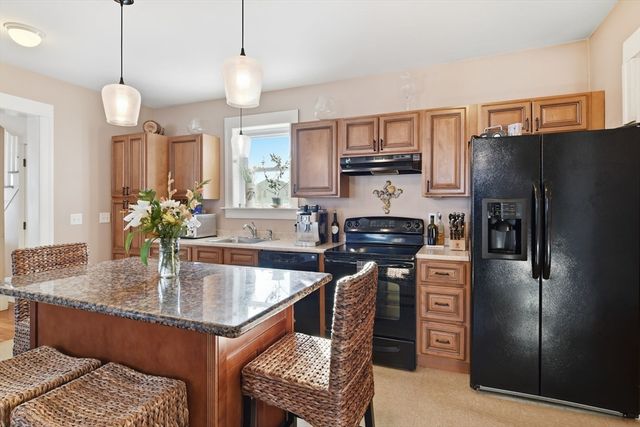 24 Billings St, Chicopee, MA 01013