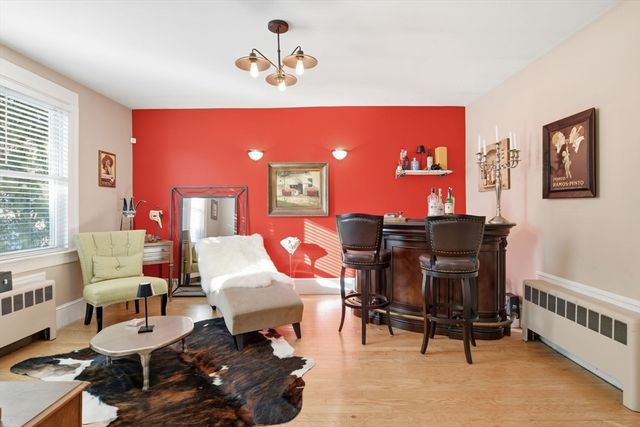 24 Billings St, Chicopee, MA 01013