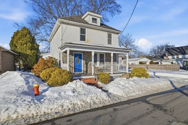 24 Billings St, Chicopee, MA 01013