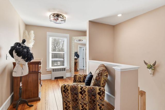 24 Billings St, Chicopee, MA 01013